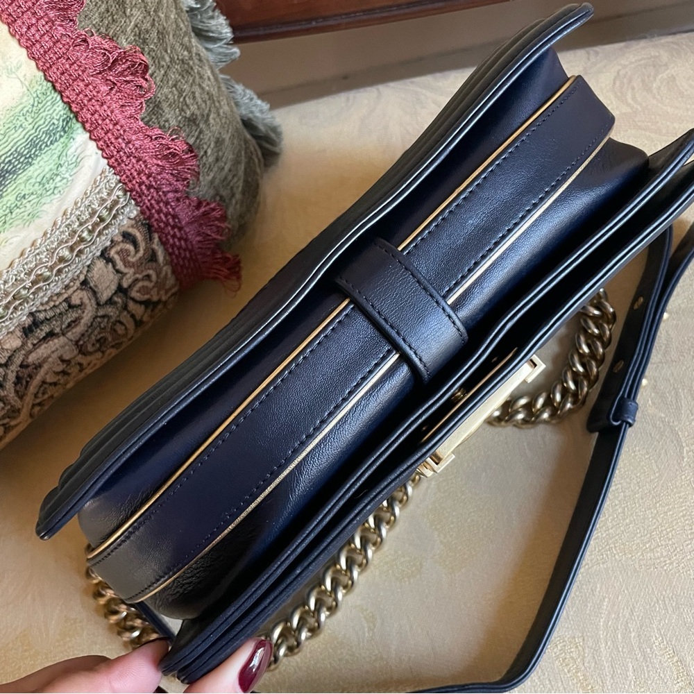 CHANEL Navy Woven Crossbody Bag with Gold Chain - Picture 5 of 15